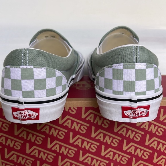 Vans Men’s Classic Slip-On Color Theory Checkerboard
VN000BVZCJL
Sneakers - Picture 4 of 16